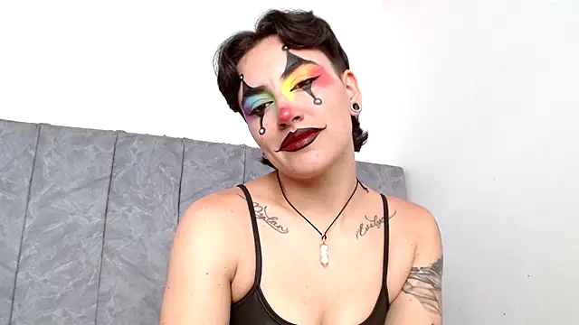 linda 33 online show from October 7, 7:44 pm