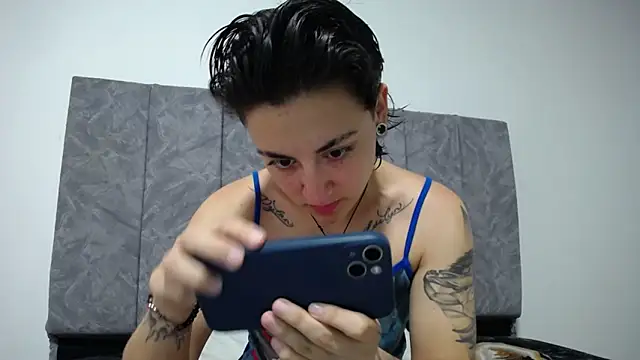 linda 33 online show from January 8, 7:49 pm