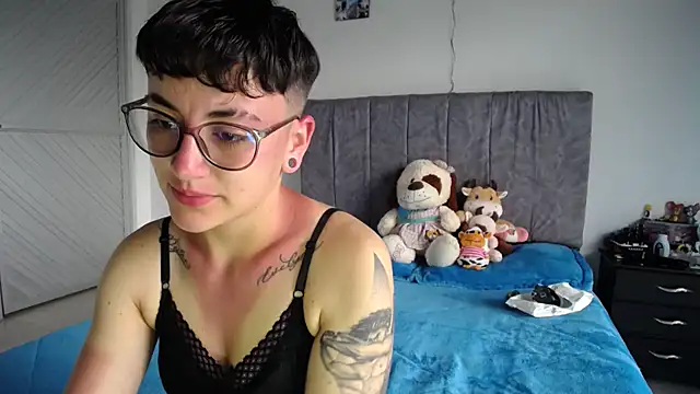 linda 33 online show from April 13, 3:39 pm