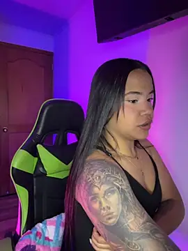 Snapshot of leila_22 chatting on September 27, 7:57 am leila 22 online show from September 27, 7:57 am