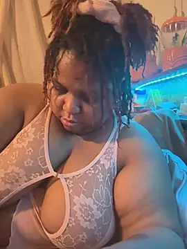 Snapshot of kweenxkarma chatting on December 23, 9:49 am kweenxkarma online show from December 23, 9:49 am