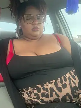 Snapshot of kweenxkarma chatting on January 25, 12:17 am kweenxkarma online show from January 25, 12:17 am