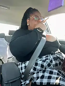 Snapshot of kweenxkarma chatting on March 21, 8:40 pm kweenxkarma online show from March 21, 8:40 pm