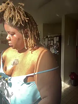 Snapshot of kweenxkarma chatting on September 8, 9:14 pm kweenxkarma online show from September 8, 9:14 pm