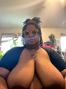 Snapshot of kweenxkarma chatting on September 15, 7:25 pm kweenxkarma online show from September 15, 7:25 pm