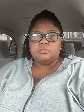 Snapshot of kweenxkarma chatting on September 25, 1:09 am kweenxkarma online show from September 25, 1:09 am