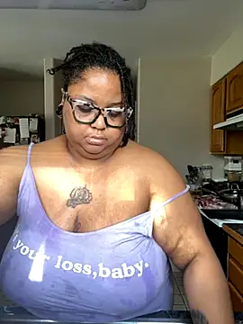 Snapshot of kweenxkarma chatting on October 21, 9:37 pm kweenxkarma online show from October 21, 9:37 pm