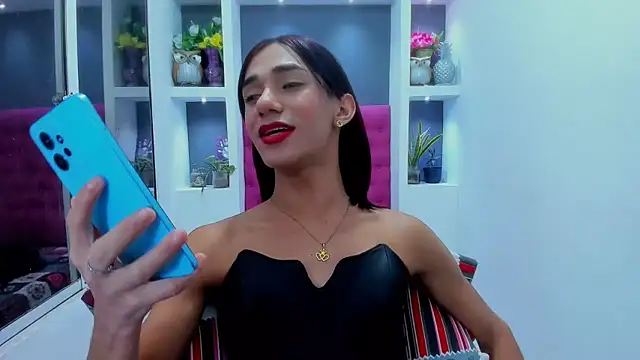 Snapshot of KatrinaQueen1 chatting on February 2, 6:15 am KatrinaQueen1 online show from February 2, 6:15 am