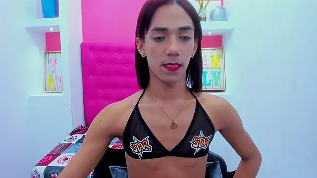 Snapshot of KatrinaQueen1 chatting on February 3, 1:09 am KatrinaQueen1 online show from February 3, 1:09 am