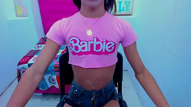 Snapshot of KatrinaQueen1 chatting on February 3, 10:58 am KatrinaQueen1 online show from February 3, 10:58 am