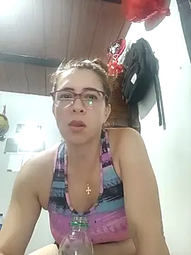 Snapshot of mademonsexy chatting on December 4, 4:11 am mademonsexy online show from December 4, 4:11 am