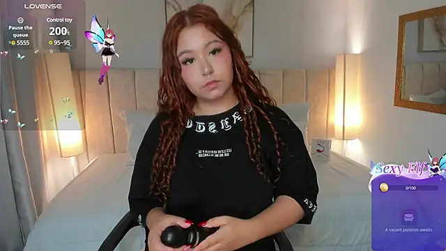 Snapshot of Atenea_cuteee chatting on February 26, 2:15 am Atenea cuteee online show from February 26, 2:15 am