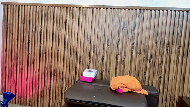 evelynjohnsoon online show from December 19, 1:07 pm