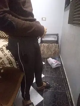 Snapshot of Arabian-B chatting on December 23, 4:12 am Arabian-B online show from December 23, 4:12 am