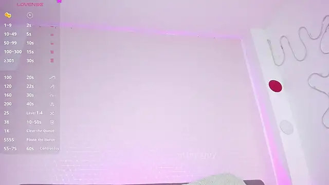 Snapshot of artmiaa chatting on November 3, 11:33 am artmiaa online show from November 3, 11:33 am