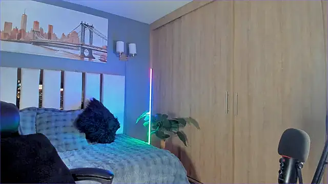 Snapshot of Bambi_gurl chatting on November 25, 12:21 am Bambi gurl online show from November 25, 12:21 am