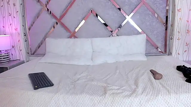 Snapshot of eva_loreti chatting on February 11, 6:08 am eva loreti online show from February 11, 6:08 am