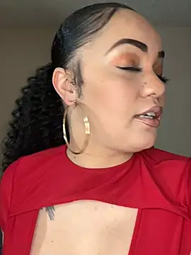 Snapshot of DestineeJayde chatting on January 5, 6:56 am DestineeJayde online show from January 5, 6:56 am