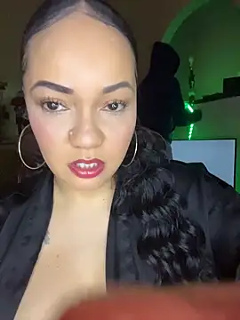 Snapshot of DestineeJayde chatting on October 27, 6:28 am DestineeJayde online show from October 27, 6:28 am