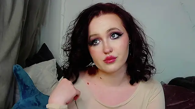 Snapshot of IrinaArt chatting on January 4, 2:14 am IrinaArt online show from January 4, 2:14 am