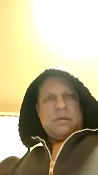 Snapshot of fukurbutt chatting on December 19, 12:17 am fukurbutt online show from December 19, 12:17 am