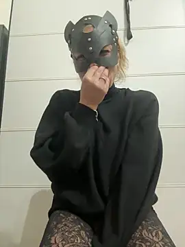 LadyScarlett-xk online show from December 17, 6:31 pm