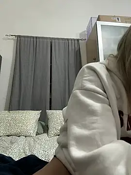 LadyScarlett-xk online show from December 20, 8:34 pm