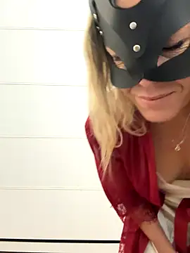 LadyScarlett-xk online show from October 12, 8:57 am