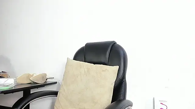 Barbie girl 69 online show from November 27, 5:15 pm