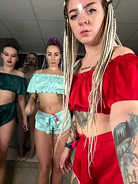 RollingGirls online show from October 18, 1:01 pm