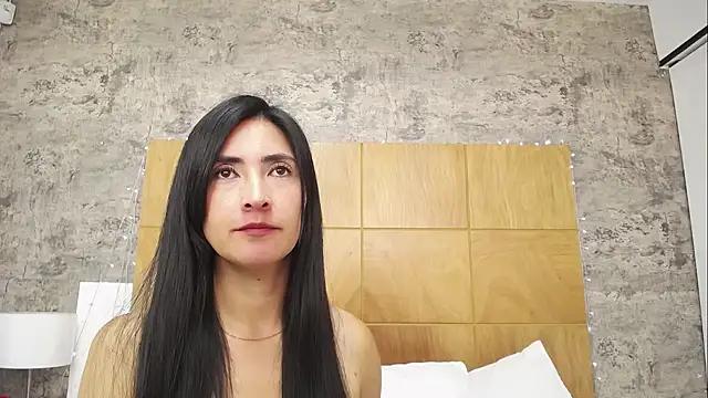 JainaRogers online show from October 4, 4:05 pm