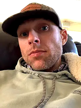 Snapshot of jeffyisabell chatting on December 7, 2:35 pm jeffyisabell online show from December 7, 2:35 pm