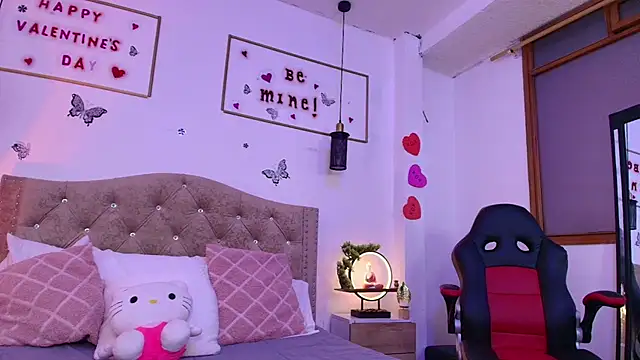 Snapshot of AnnieNasty chatting on March 4, 7:11 pm AnnieNasty online show from March 4, 7:11 pm