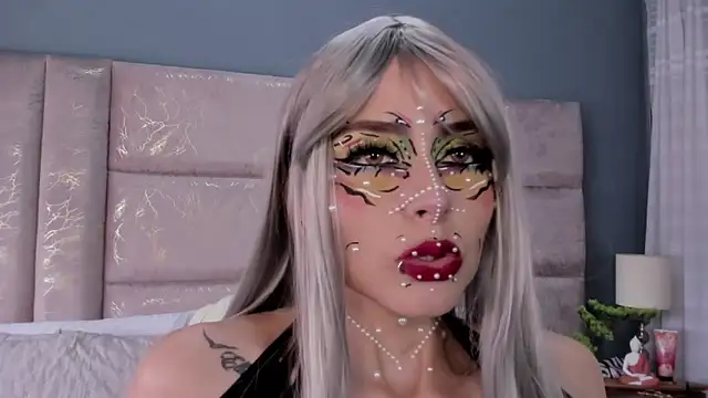 Snapshot of AnnieNasty chatting on October 25, 2:13 pm AnnieNasty online show from October 25, 2:13 pm