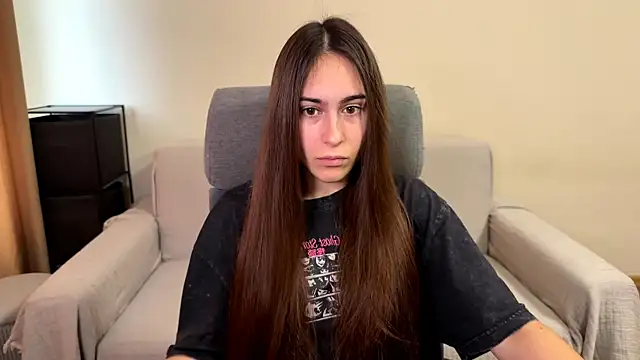 AliceKolltt online show from November 18, 9:47 am