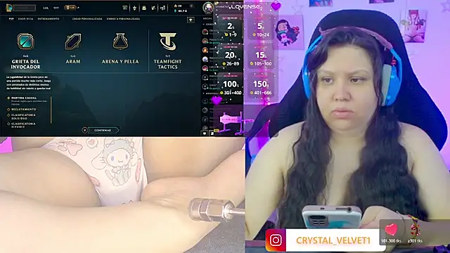 Snapshot of crystal7u7 chatting on October 25, 8:36 pm crystal7u7 online show from October 25, 8:36 pm