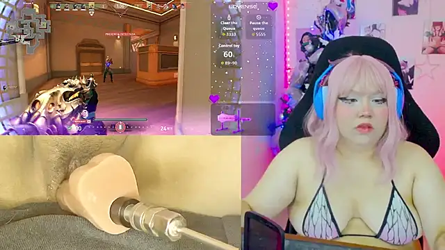 Snapshot of crystal7u7 chatting on November 23, 6:52 pm crystal7u7 online show from November 23, 6:52 pm