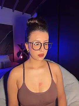 Snapshot of EmaSaenz chatting on October 22, 9:47 pm EmaSaenz online show from October 22, 9:47 pm