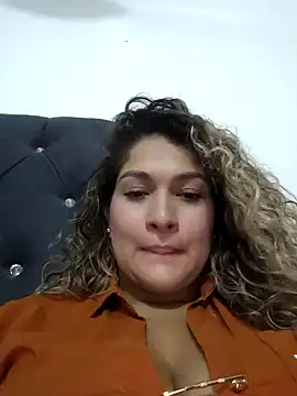 Sara smiiith211 online show from December 1, 6:30 pm