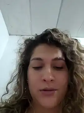 Sara smiiith211 online show from December 1, 9:37 pm