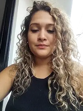 Sara smiiith211 online show from March 2, 8:50 pm