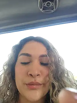 Sara smiiith211 online show from April 12, 6:24 pm