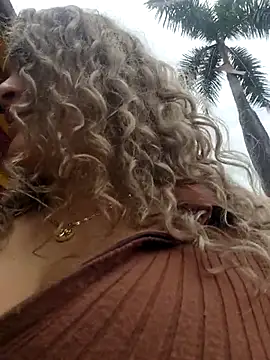 Sara smiiith211 online show from April 18, 7:07 pm