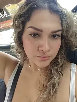 Sara smiiith211 online show from April 20, 5:48 pm