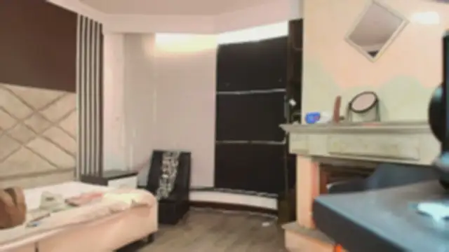 Snapshot of Ambarross chatting on December 15, 7:10 pm Ambarross online show from December 15, 7:10 pm