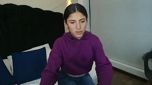 Snapshot of Ambarross chatting on October 7, 7:33 pm Ambarross online show from October 7, 7:33 pm
