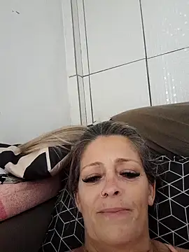 Snapshot of marcialoira chatting on December 20, 8:34 pm marcialoira online show from December 20, 8:34 pm