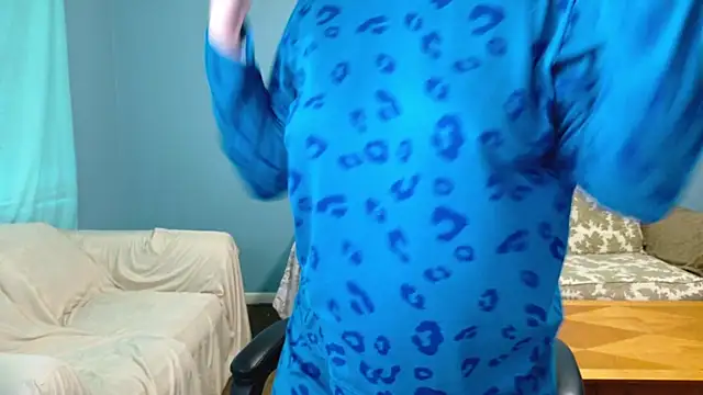 TreeJeanne online show from April 12, 5:51 pm