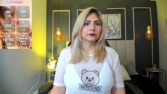 Snapshot of Melanie_silver_ chatting on February 20, 9:53 pm Melanie silver online show from February 20, 9:53 pm