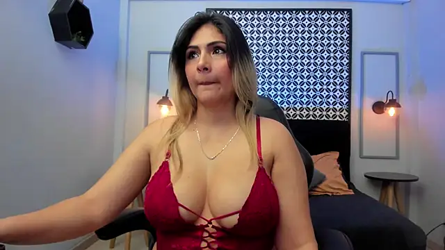 Snapshot of Melanie_silver_ chatting on October 16, 10:00 pm Melanie silver online show from October 16, 10:00 pm